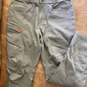 Men's Cargo Pants in Brown